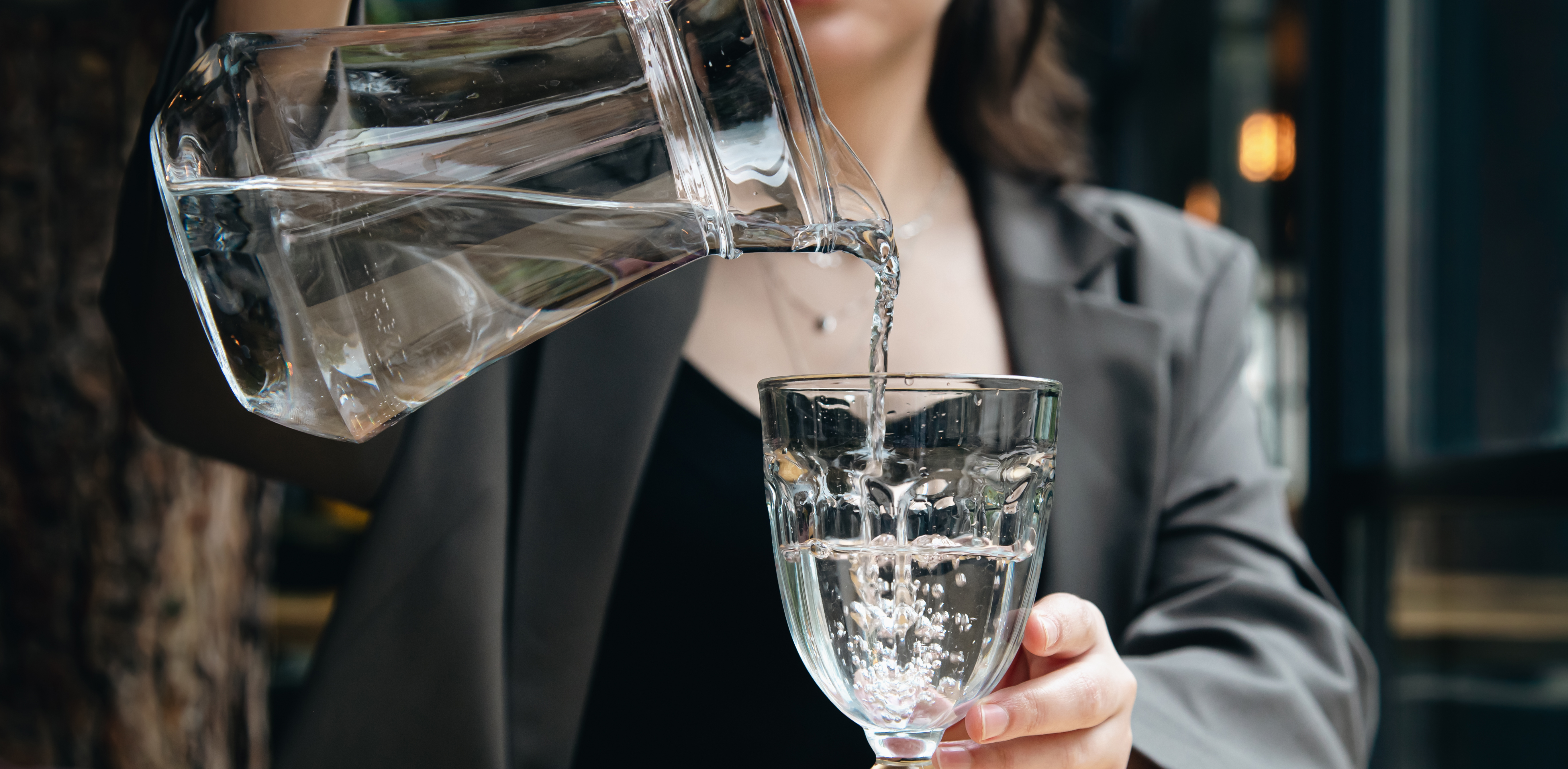 O sommelier de água é o profissional especializado em analisar sabores e características da bebida