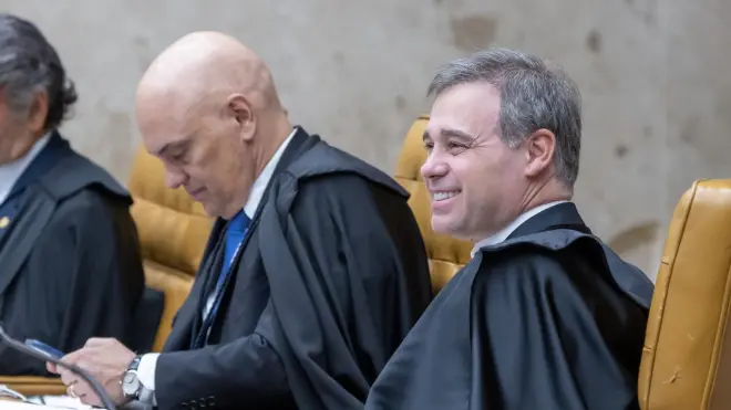 Os ministros André Mendonça e Alexandre de Moraes