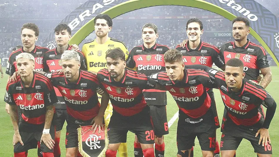 Flamengo chegou aos 51 pontos em 25 partidas, um a menos do Palmeiras, que lidera a competição com 52.