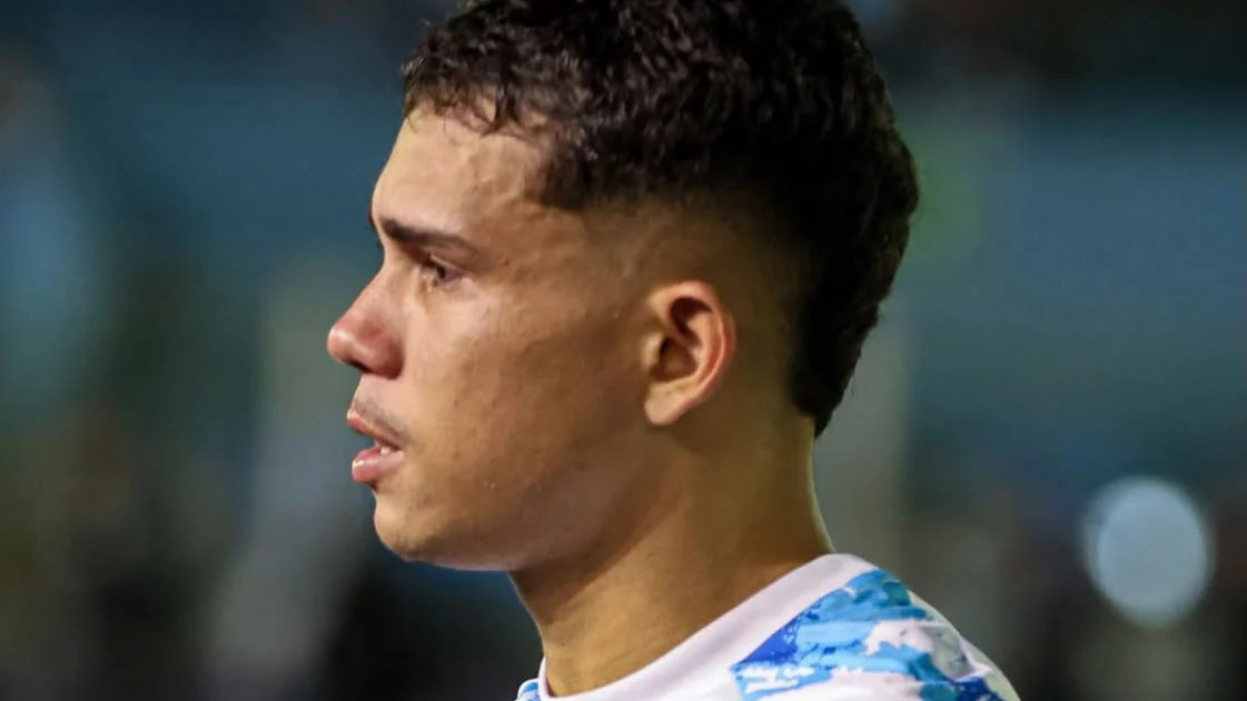 O volante Pedro Henrique despede-se do Paysandu para ingressar no Flamengo, agradecendo à torcida e remetendo a promessas de retorno