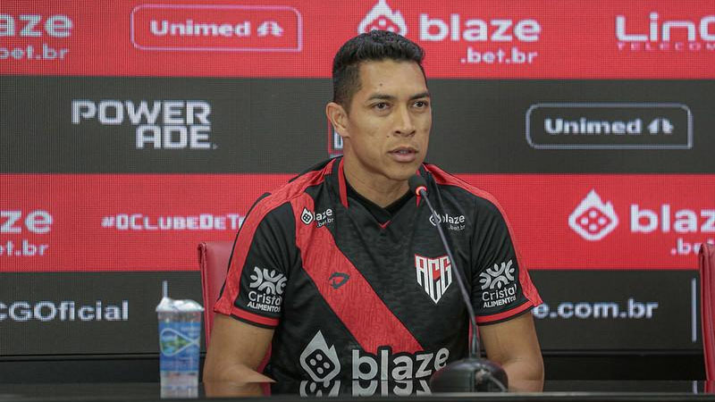 O Paysandu busca reforços e mira Igor Henrique, volante do Atlético-GO.