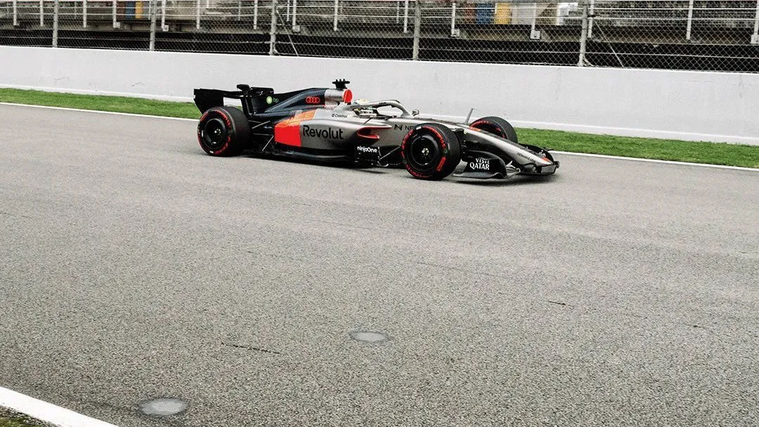 Gabriel Bortoleto enfrenta dificuldades no GP da Holanda e termina em 13º.