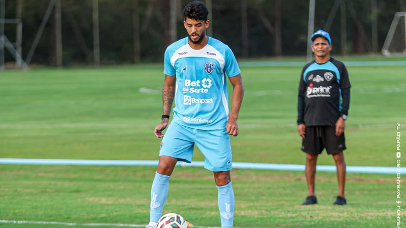Bruno Bispo sentiu dores aos 38 minutos do primeiro tempo e precisou deixar o gramado
