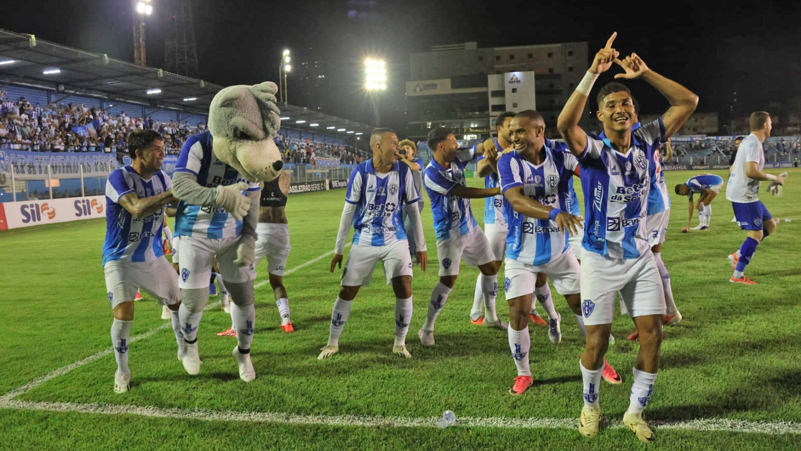 Com a vitória sobre a Ferroviária, Paysandu aumenta chances de acesso à Série B.