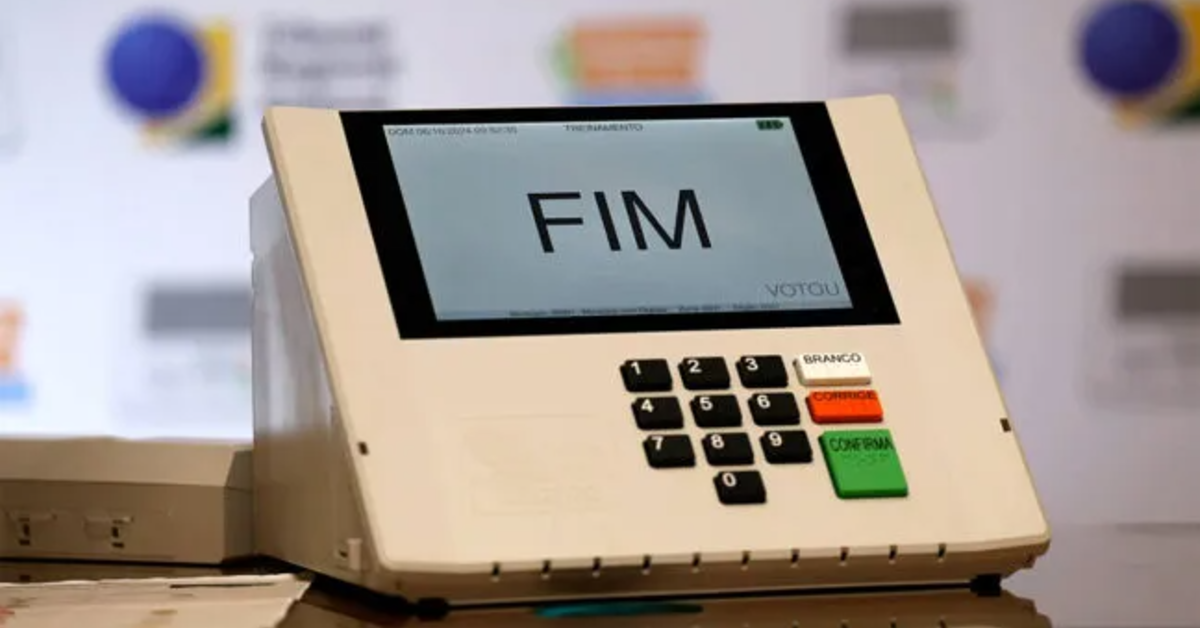 Nas Eleições 2026, o eleitor terá seis etapas de votação na urna eletrônica: deputado federal, deputado estadual ou distrital, senador, senador, governador e presidente.