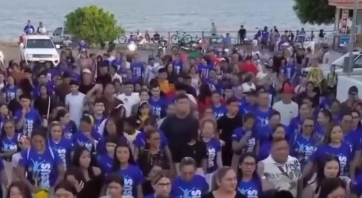 Motorista de caminhonete atropela participantes durante a Marcha para Jesus no Pará, deixando 11 feridos e uma idosa morta. Investigação em andamento.