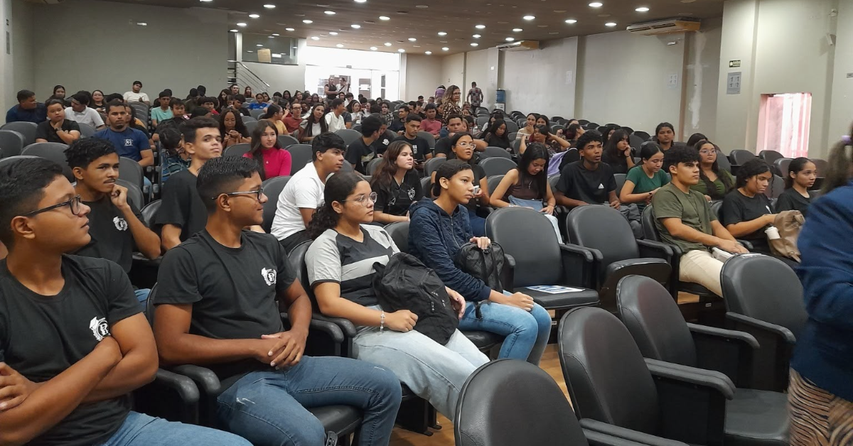 Estudantes de Belém terão uma oportunidade gratuita para reforçar a preparação para a redação do Enem.
