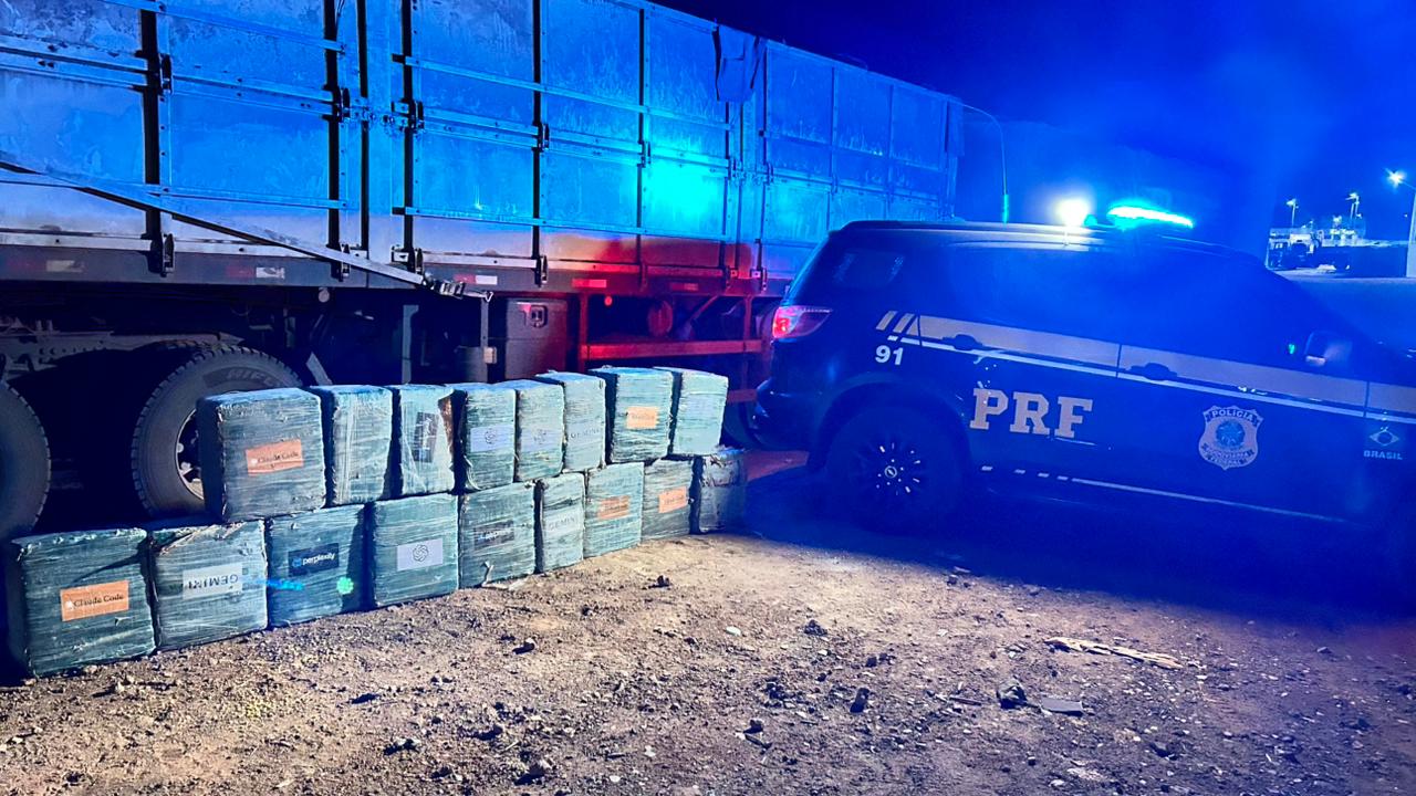 Apreensão de 512,2 kg de cocaína no Pará por operação conjunta da PRF, PF e Receita Federal. Detalhes da abordagem e prisões realizadas.