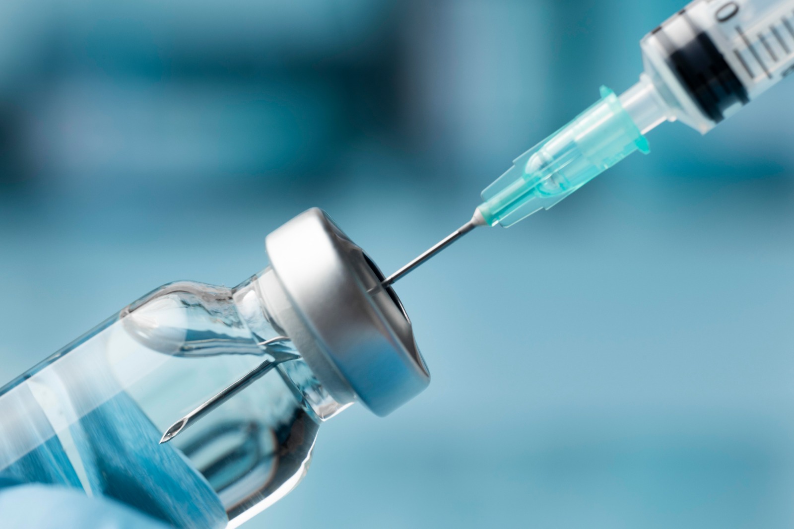 Brasil inicia testes de vacina de mRNA contra a Covid-19 com investimento de R$ 210 milhões. Conheça os detalhes desse avanço na saúde!