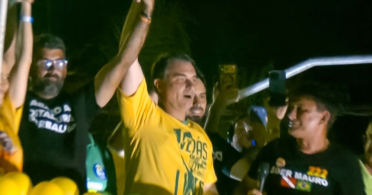Daniel Santos reforça aliança com a extrema direita em ato com Flávio Bolsonaro e Éder Mauro.