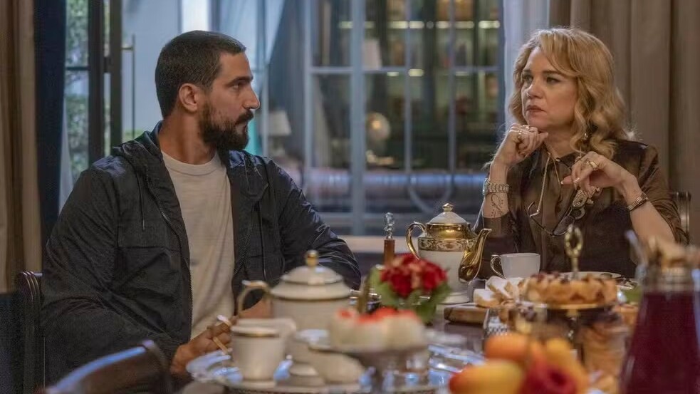 A novela 'Quem Ama Cuida' não será exibida na sexta por causa do debate presidencial. Confira quando retorna ao ar e onde assistir ao debate.