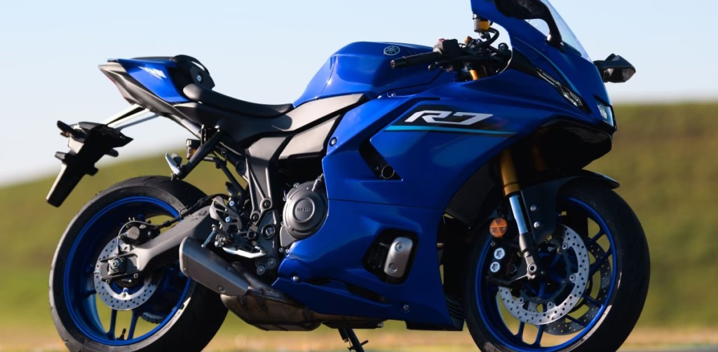 A Yamaha R7 é equipada com o motor bicilíndrico CP2 de 690 cm³, conhecido por equipar outros modelos da marca.