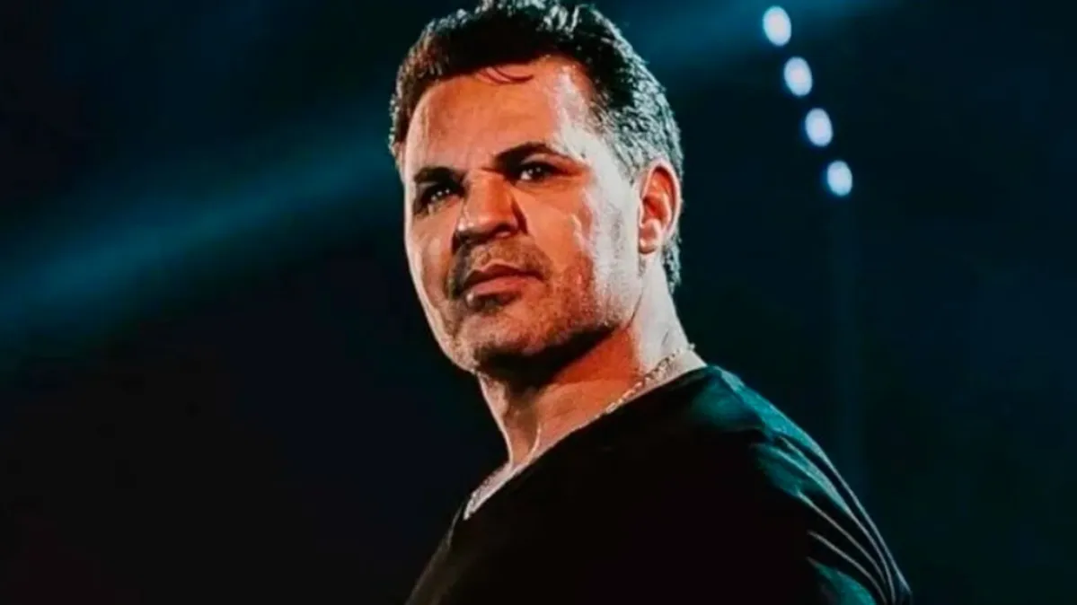 Além do trabalho na música, a carreira de Eduardo Costa é marcada por mudanças no visual.