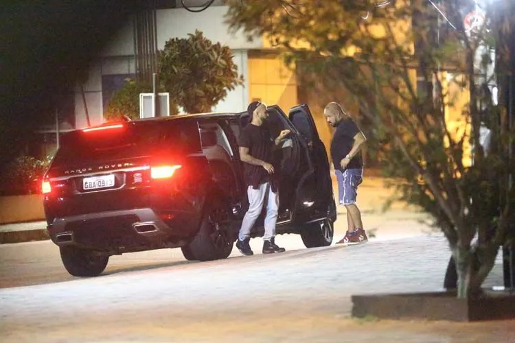 Imagem ilustrativa da notícia: Gabigol janta com irmã do Neymar no Rio de Janeiro