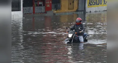 Imagem ilustrativa da notícia: Chuva desta
segunda (17): alagamento e caos por Belém