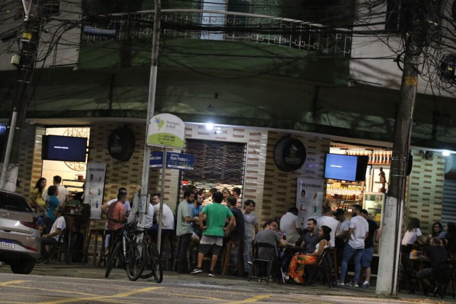 
        
        
            A movimentação nos bares de Belém após decreto que liberou funcionamento
        
    