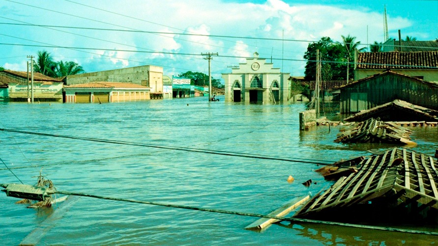 Imagem ilustrativa da notícia: Moradores já temem que enchente seja igual a de 1980