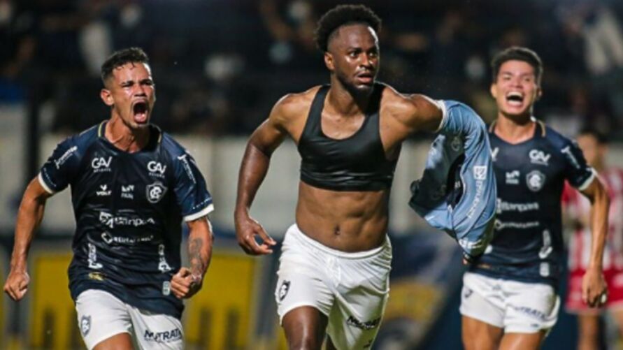 Em 2021, atacante Jefferson foi uma das vítimas de racismo no futebol,  pleno estádio Independência, na partira Cruzeiro 1 x 3 Clube do Remo, pela Série B.