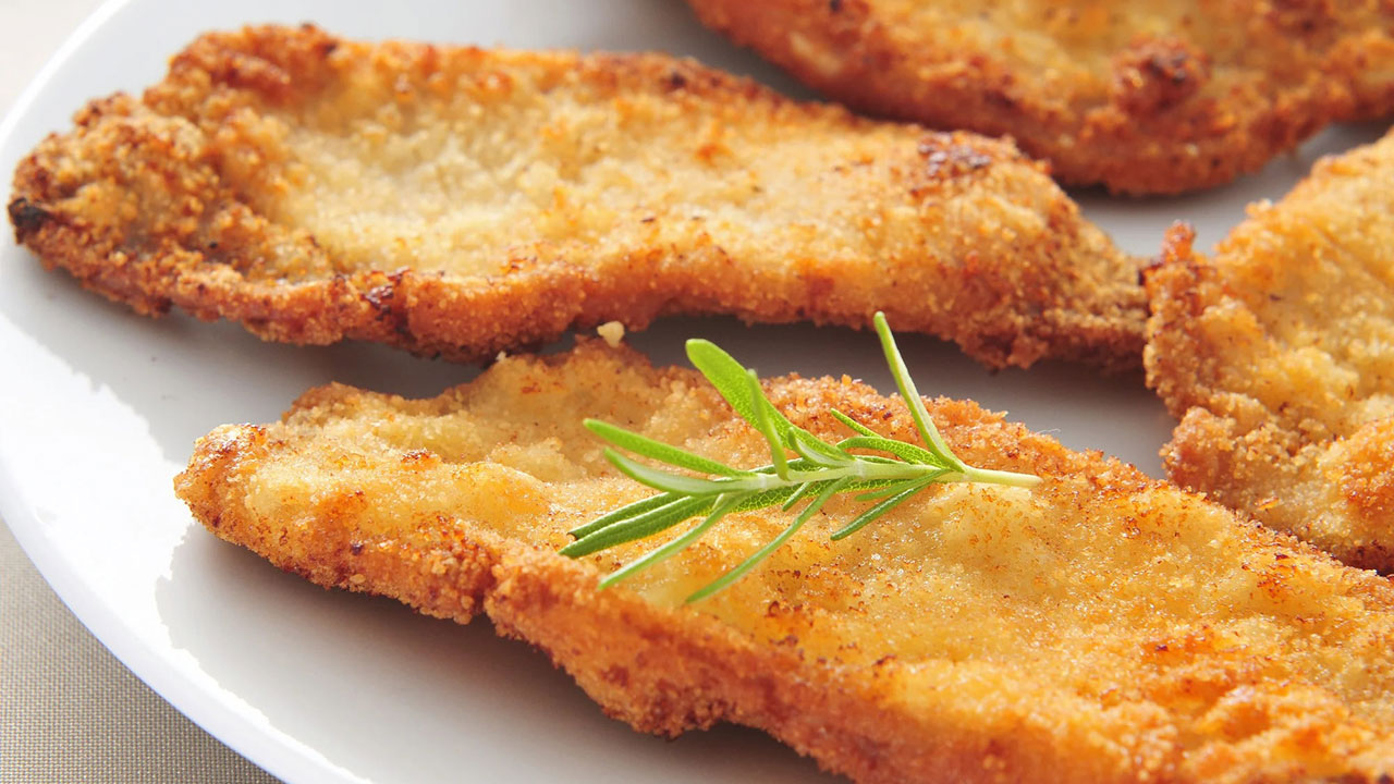 Imagem ilustrativa da notícia: Aprenda a fazer filé de frango à milanesa para o almoço