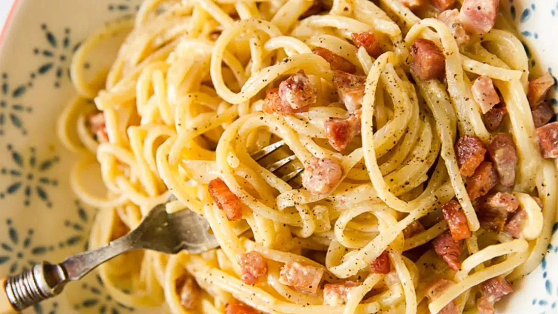 Imagem ilustrativa da notícia: Domingou com uma deliciosa receita de Macarrão à Carbonara