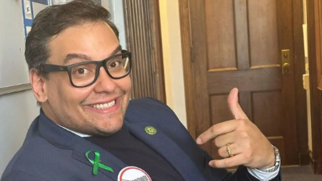Imagem ilustrativa da notícia: Deputado George Santos tem mandato cassado nos EUA 