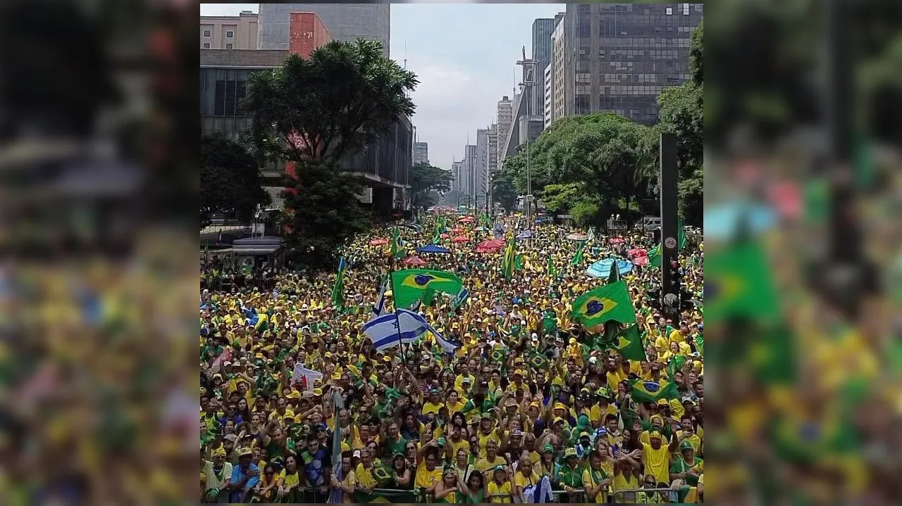 Imagem ilustrativa da notícia: Vídeo: ato em defesa de Bolsonaro reúne multidão na Paulista