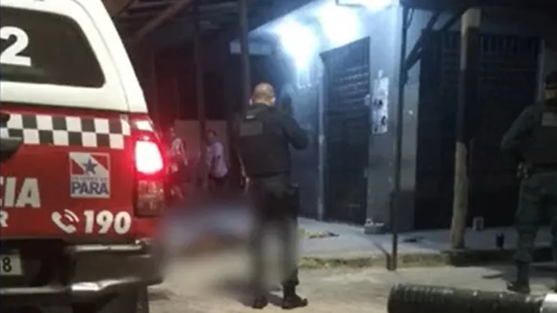 Imagem ilustrativa da notícia: Vídeo: mulher é morta pelo companheiro em bar de Belém
