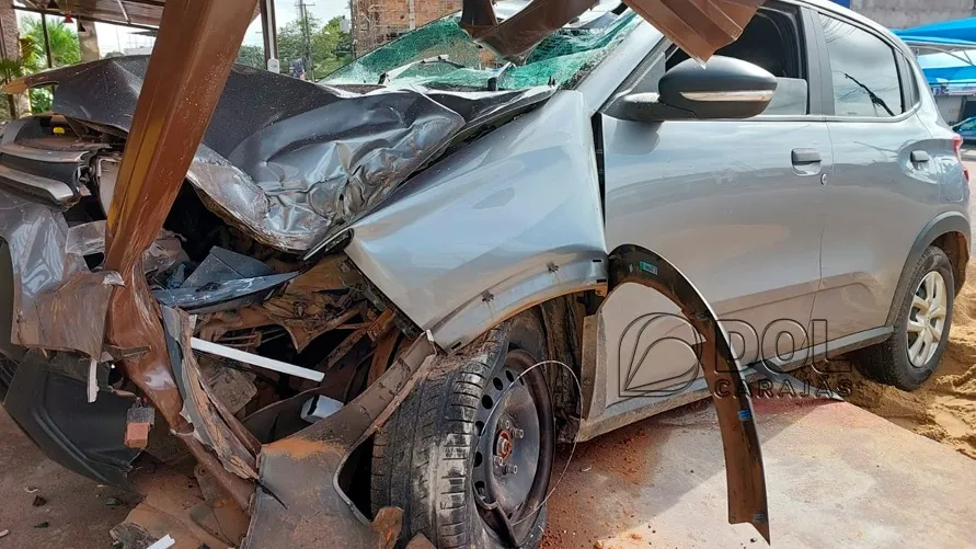 Imagem ilustrativa da notícia: Motorista dorme ao volante e bate o veículo com violência