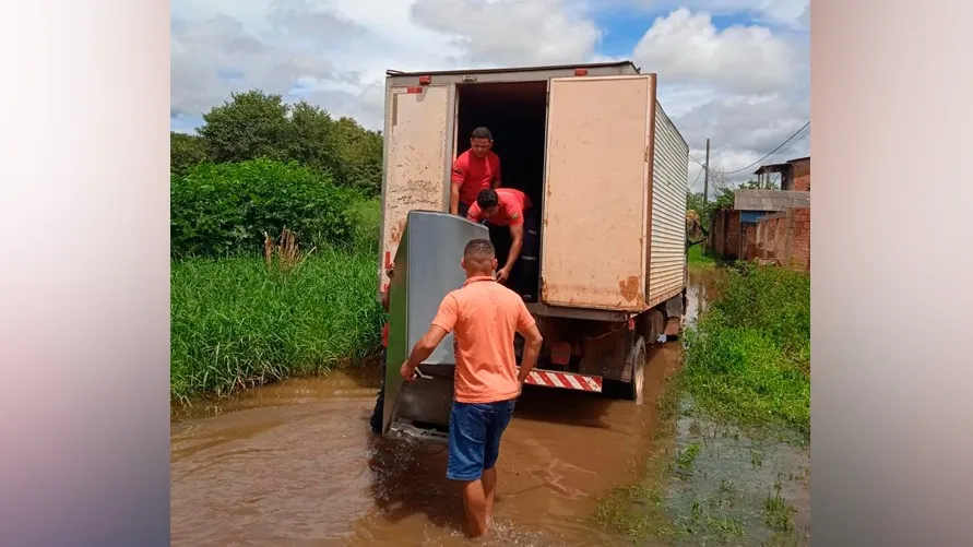 Imagem ilustrativa da notícia: Vídeo: mais de 500 famílias impactadas pela cheia dos rios