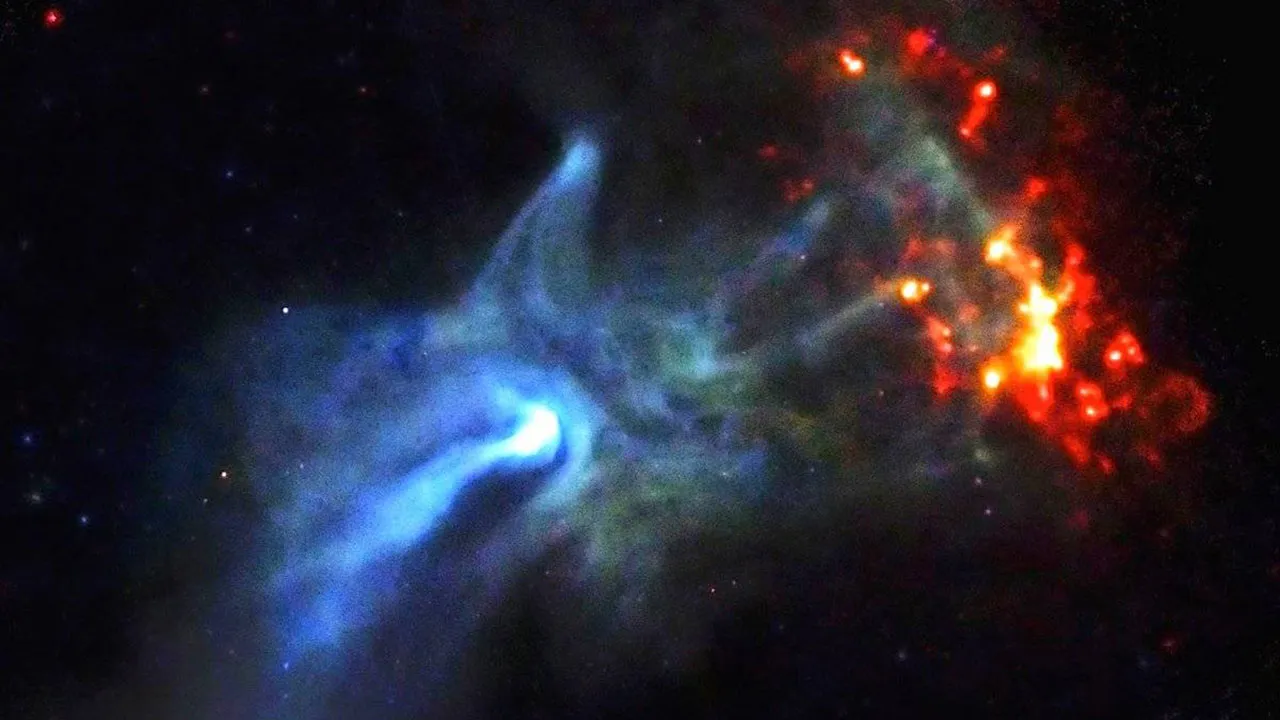 Imagem ilustrativa da notícia: "Mão de Deus" é flagrada tentando segurar galáxia no espaço