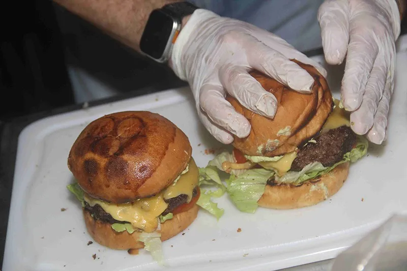 Imagem ilustrativa da notícia: AP realiza noite de Burgers & Brejas nesta sexta-feira, 03