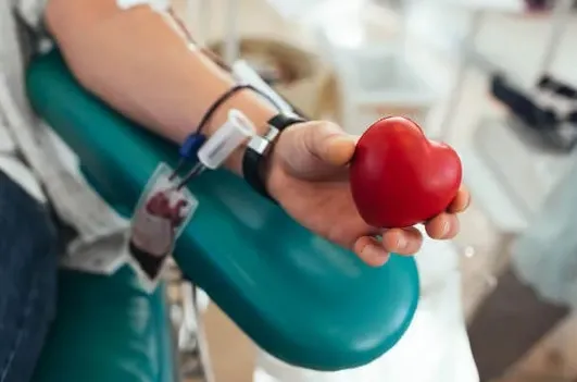 Imagem ilustrativa da notícia: DOL Ajuda: Jovem precisa de doação de sangue com urgência