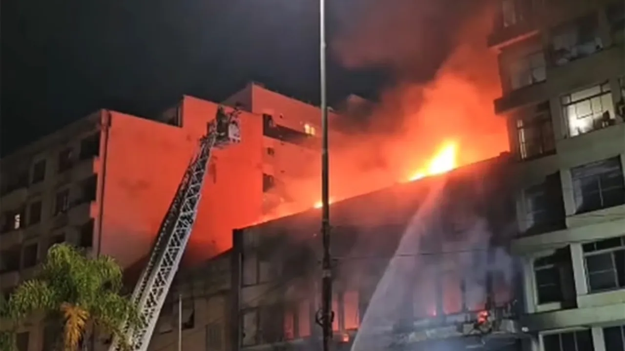 Imagem ilustrativa da notícia: Incêndio em pousada deixa 10 mortos em Porto Alegre
