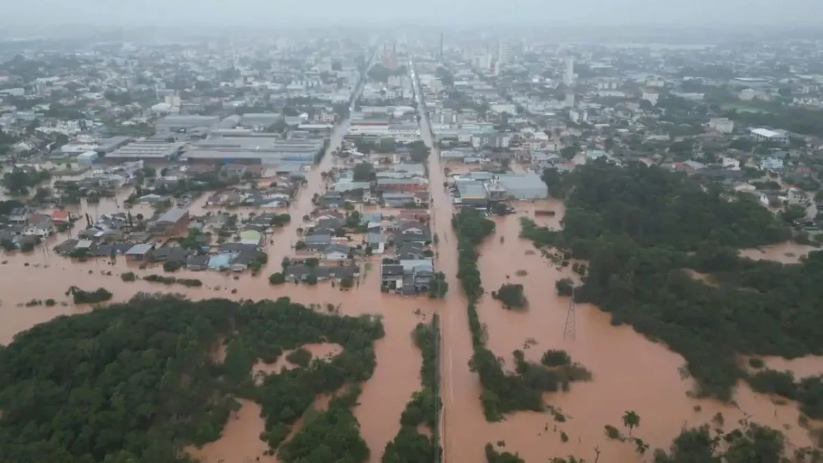 Imagem ilustrativa da notícia: Enchentes no RS levam CBF a adiar jogos de times gaúchos