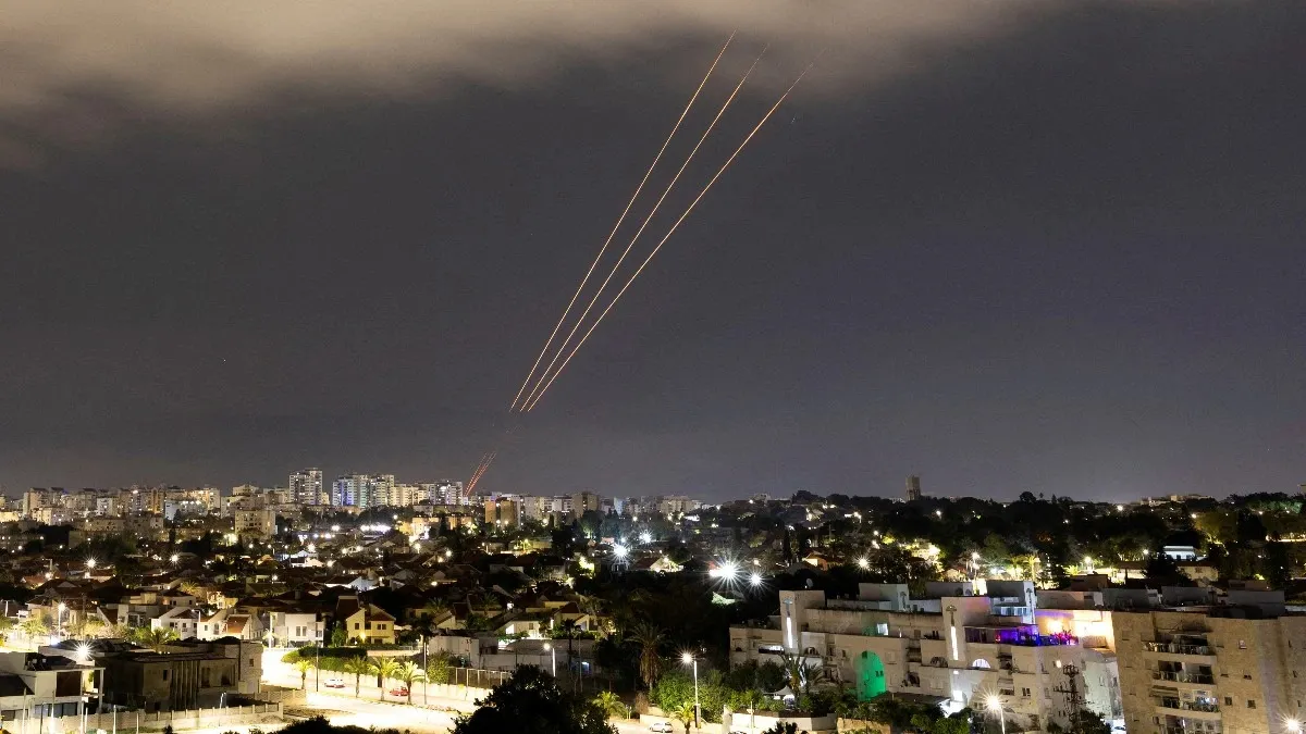 Imagem ilustrativa da notícia: Israel ataca área próxima a bases militares no Irã