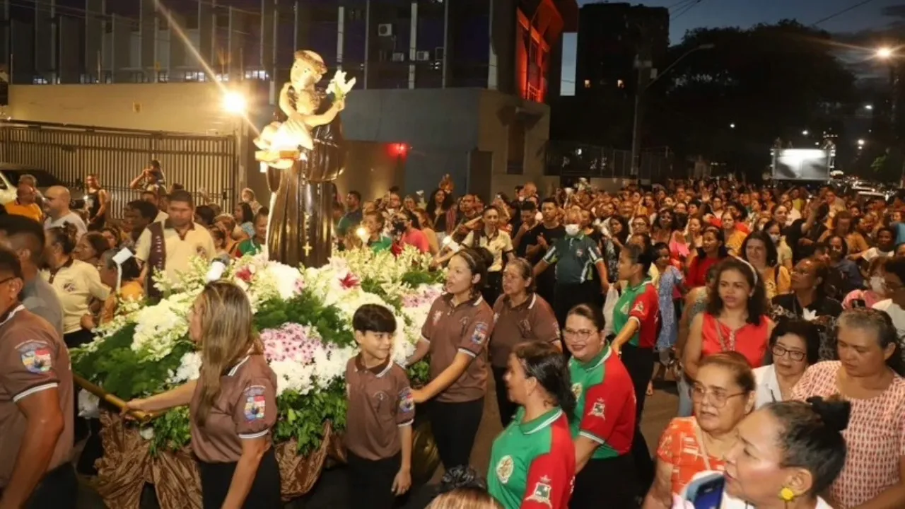Imagem ilustrativa da notícia: Devotos homenageiam Santo Antônio em carreata por Belém