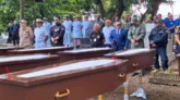 Corpos dos ocupantes do barco encontrado no litoral do Pará foram sepultados nesta quinta-feira (25) em Belém