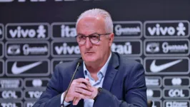 Treinador estava na Seleção e teve passagem decepcionante
