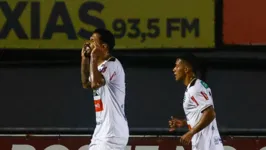Estreante na Série B, o Athletic não teve piedade do Caxias e. jogando fora de casa, enfiou 4 a 0 na equipe gaúcha.