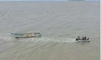 O barco foi localizado por pescadores em uma área conhecida como Barra do Quatipuru, próxima à praia de Ajuruteua