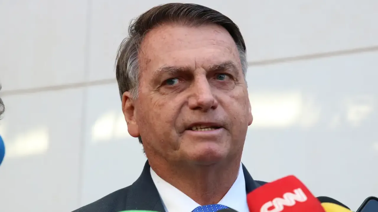 Imagem ilustrativa da notícia: Bolsonaro e assessores são indiciados por venda de joias