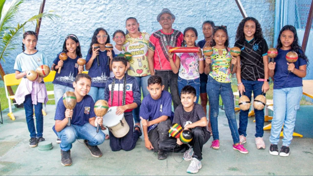 Imagem ilustrativa da notícia: Projeto leva oficinas de carimbó para escola pública