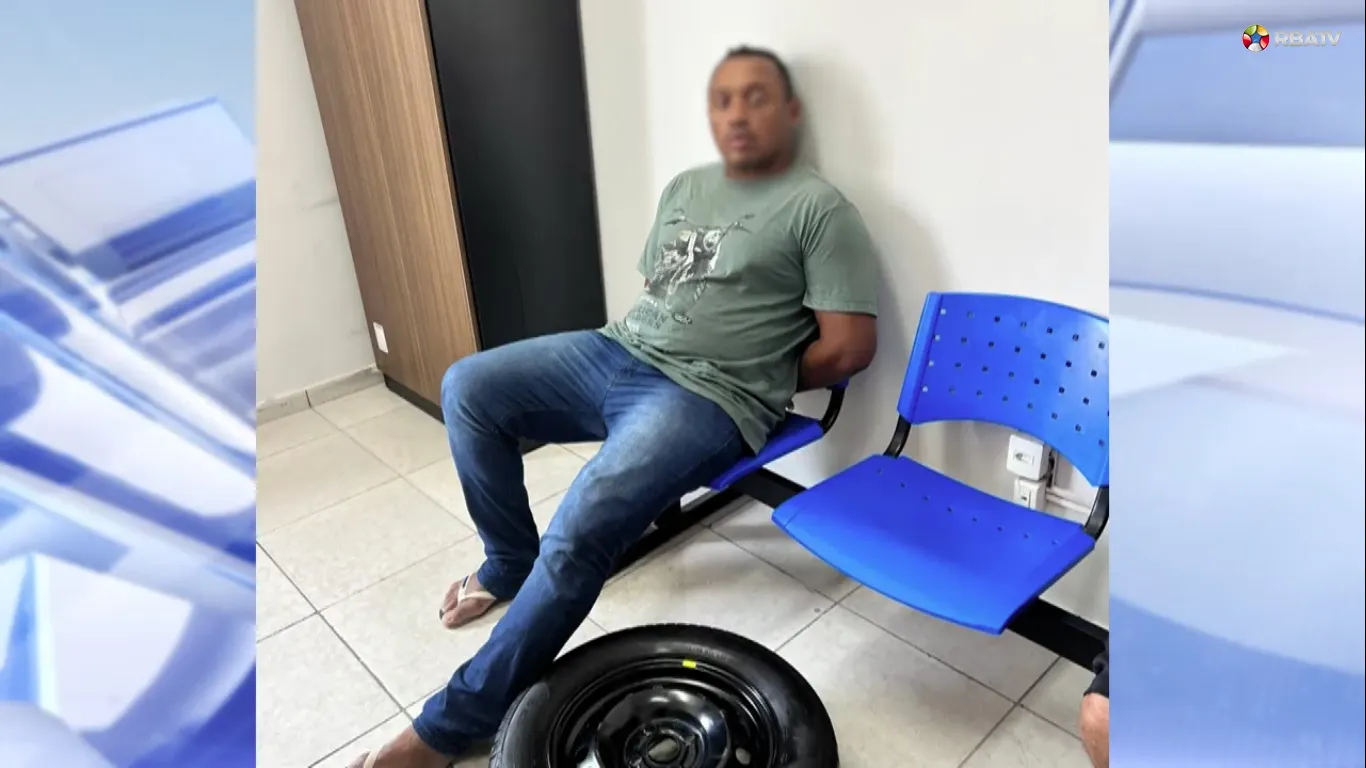 Imagem ilustrativa da notícia: Vídeo: ladrão de pneus de carros é preso em Belém