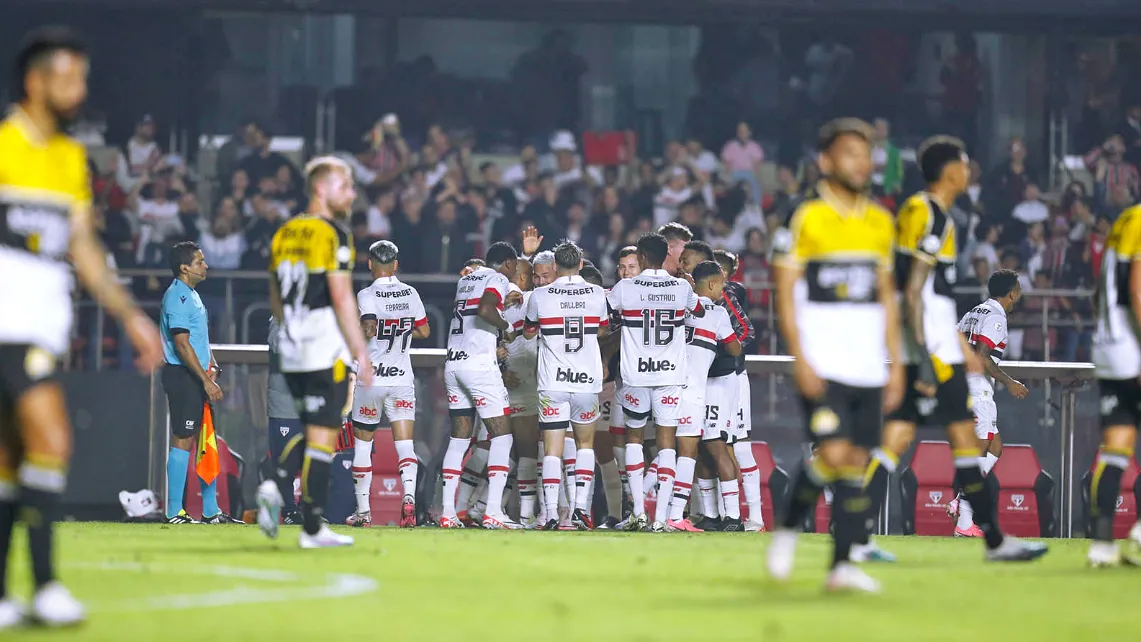 Imagem ilustrativa da notícia: São Paulo vence Criciúma em jogo com recorde e falha bizarra