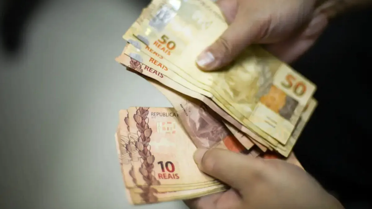 Imagem ilustrativa da notícia: Brasileiros ainda não sacaram R$ 8,4 bi de valores a receber