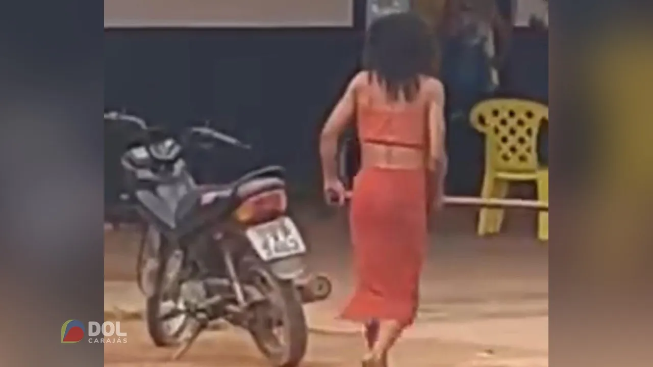 Imagem ilustrativa da notícia: Vídeo: mulheres se desentendem e brigam a pauladas no Pará