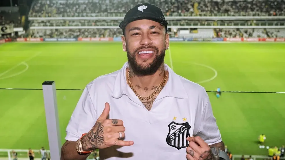 Imagem ilustrativa da notícia: Santos recriou voz de Pelé com IA para convencer Neymar