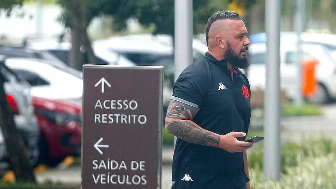 Imagem ilustrativa da notícia: Vídeo: segurança do Vasco agride torcedor que protestava