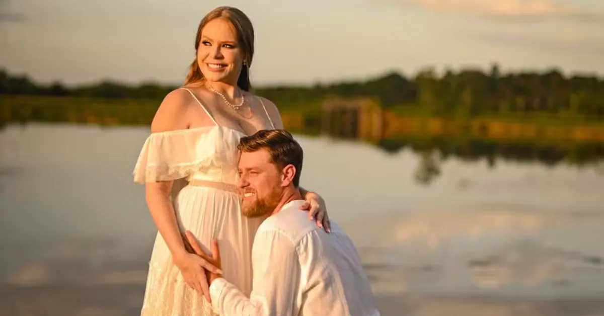 Imagem ilustrativa da notícia: Vídeo: Ex-BBB Paulinha Leite anuncia gravidez de marido americano