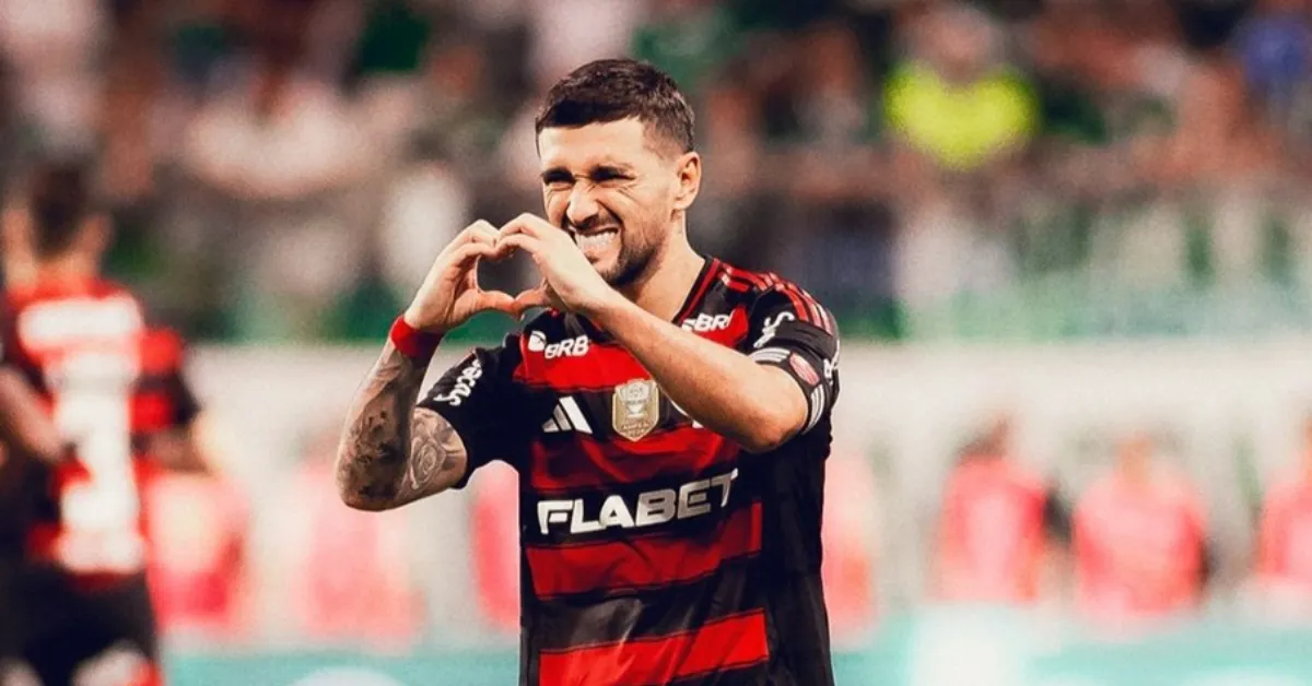 Imagem ilustrativa da notícia: Flamengo vence o Palmeiras no Allianz Parque e encosta na liderança